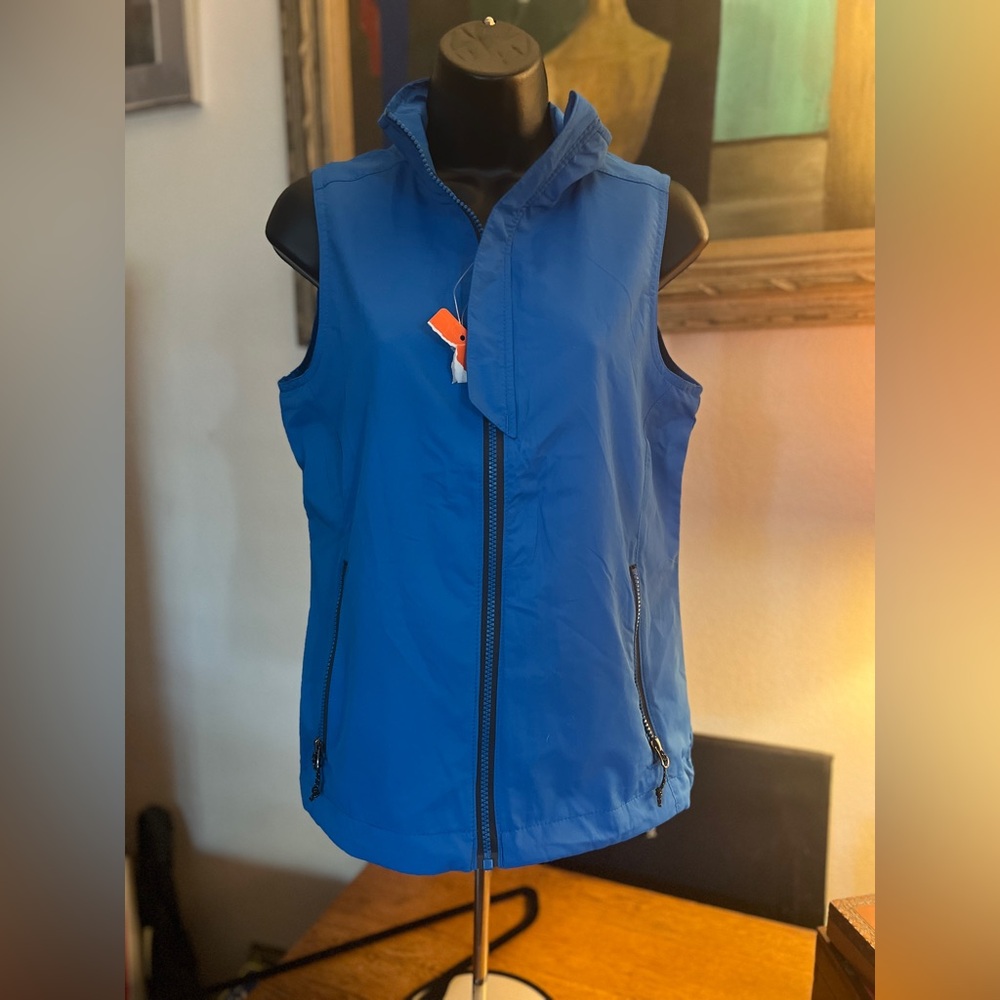 NWT Elevate vest